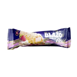 صورة بليزو جولد بالشيكولاته البيضاء وقطع الفراولة 